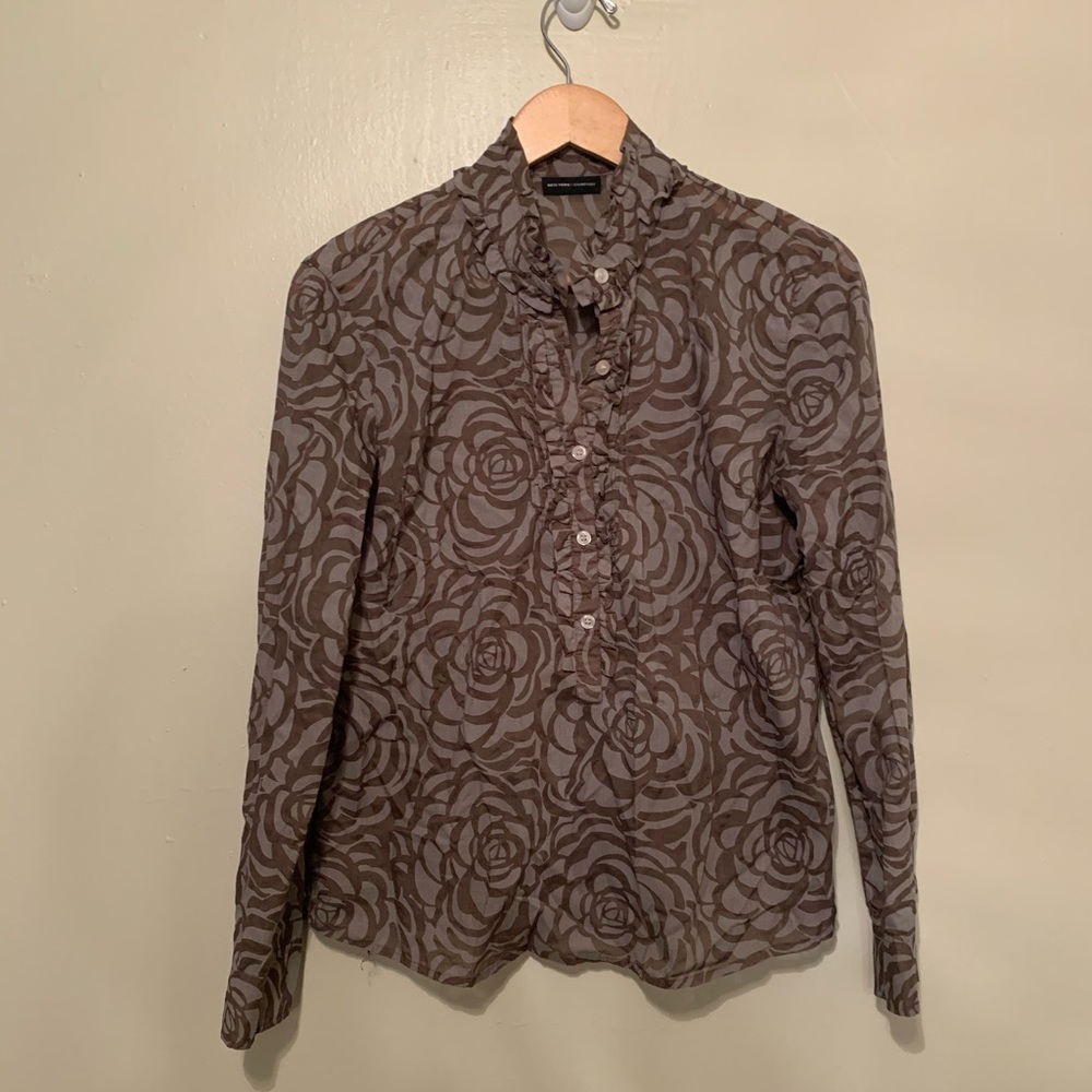 NEW YORK & COMPANY Grey Printed Floral Button Up